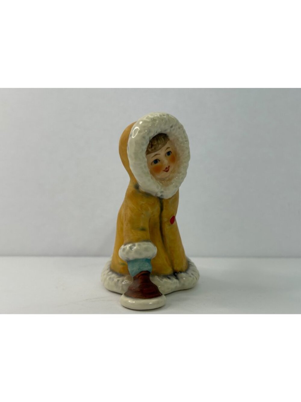 Vintage Goebel Figurine Girl Curling Winter Children W Germany 11 704 09 TMK-6 - Picture 3 of 7